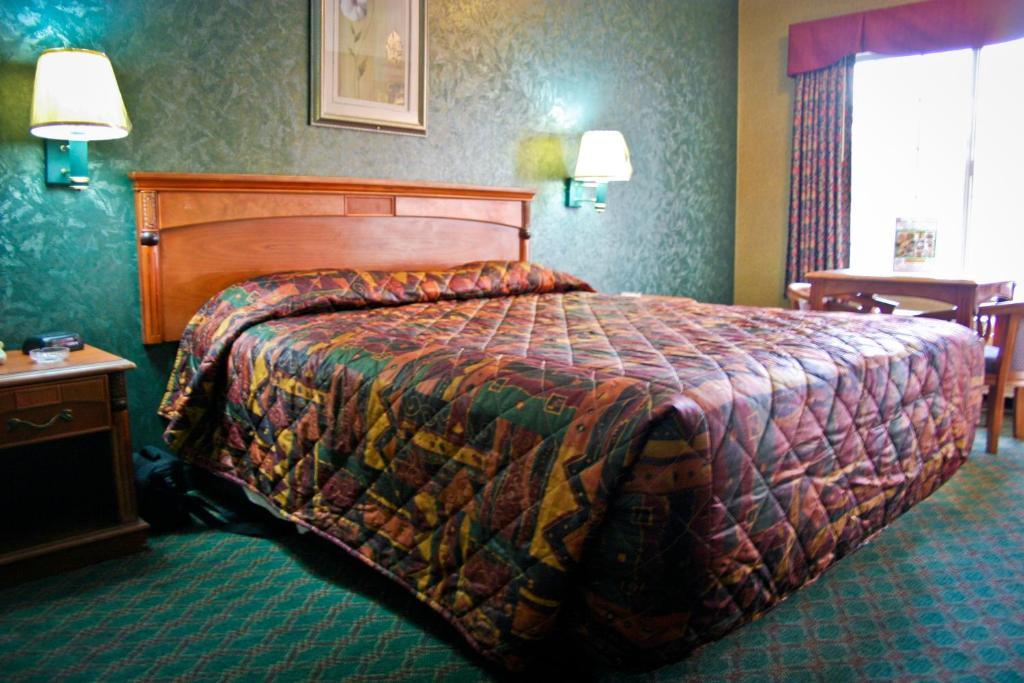 水晶温泉套房酒店 英格尔伍德 客房 照片
